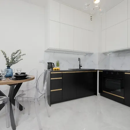 Apartment With Balcony & Parking In Warsaw By Noclegi Renters Exterior foto
