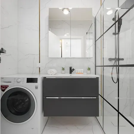 Apartment With Balcony & Parking In Warsaw By Noclegi Renters Exterior foto