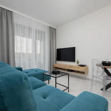 Apartment With Balcony & Parking In Warsaw By Noclegi Renters Exterior foto